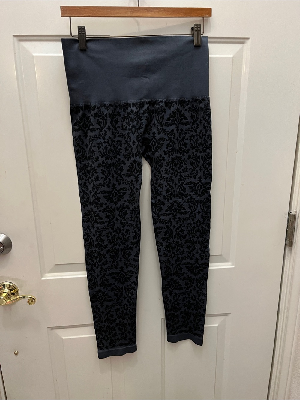 Set of Two High-Waist Velvet Solid and  Patterned Leggings in black